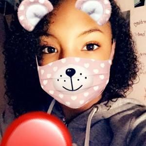 Meet your Posher, Alicia